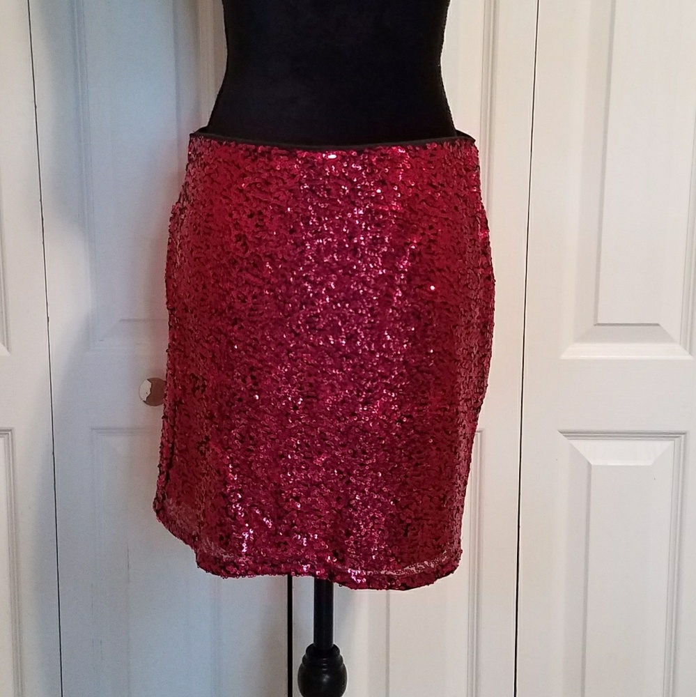 *NWT*Red sequin skirt